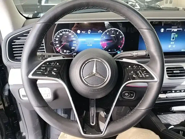 Mercedes-Benz GLE-Class — Фото автомобиля 10