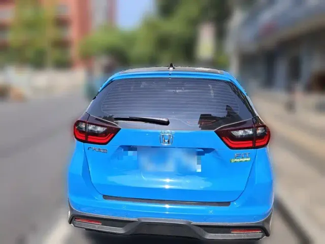 Honda Fit — Фото автомобиля 3