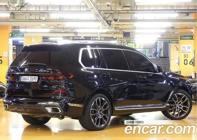 BMW X7 — Фото автомобиля 2