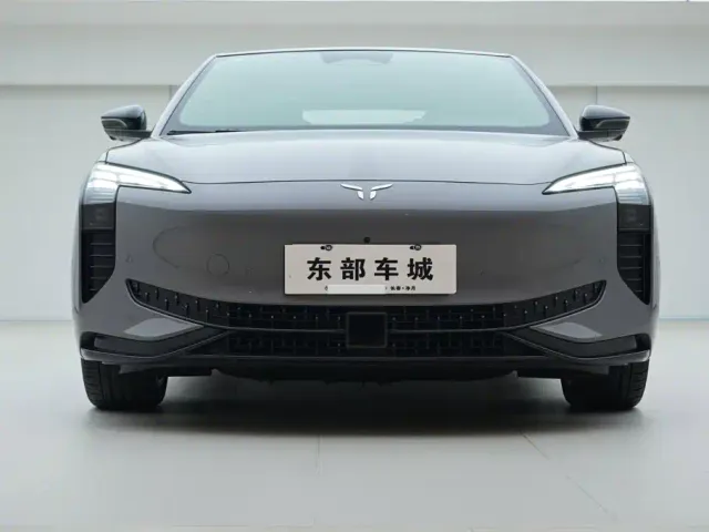 Hongqi EH7 — Фото автомобиля 2