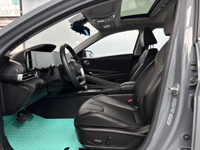 Hyundai Elantra — Фото автомобиля 4