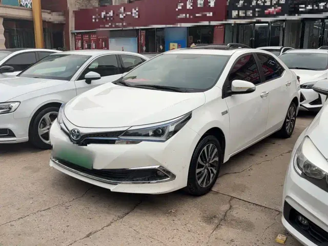 Фотография автомобиля — Toyota Corolla Twin Engine E+
