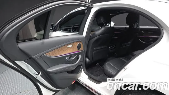 Mercedes-Benz E-Class W213 — Фото автомобиля 16