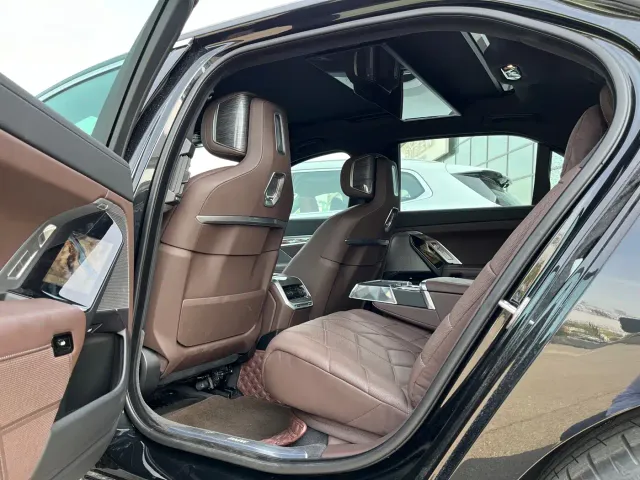 BMW 7 Series — Фото автомобиля 6