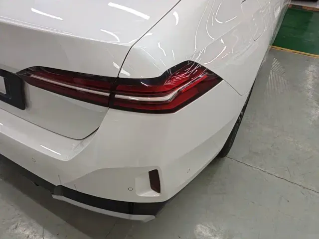 BMW 5 Series — Фото автомобиля 7