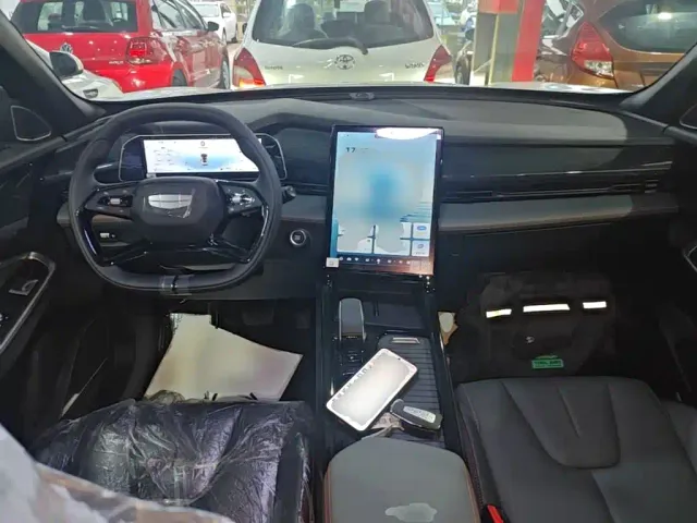 Geely Boyue — Фото автомобиля 9