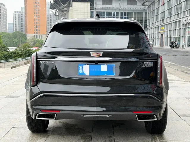 Cadillac XT5 — Фото автомобиля 3