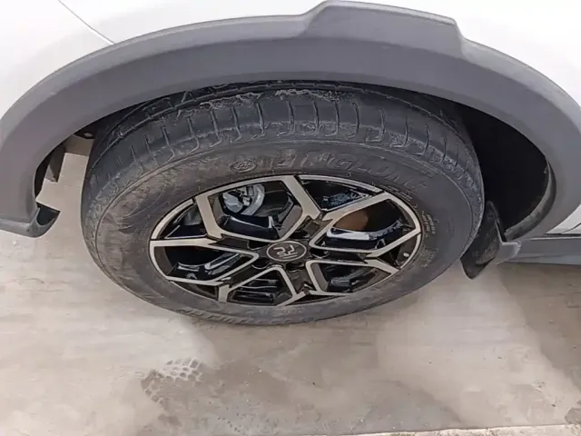 BYD Yuan Pro — Фото автомобиля 22