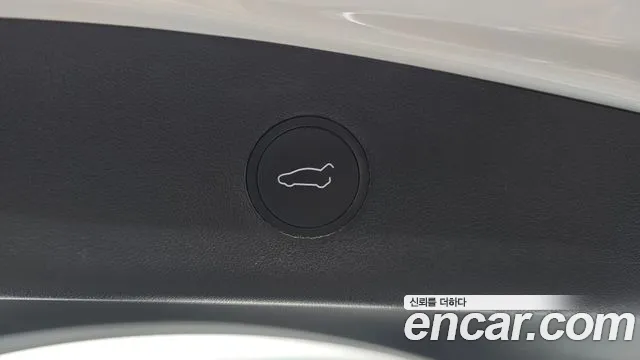 Tesla Model 3 — Фото автомобиля 20