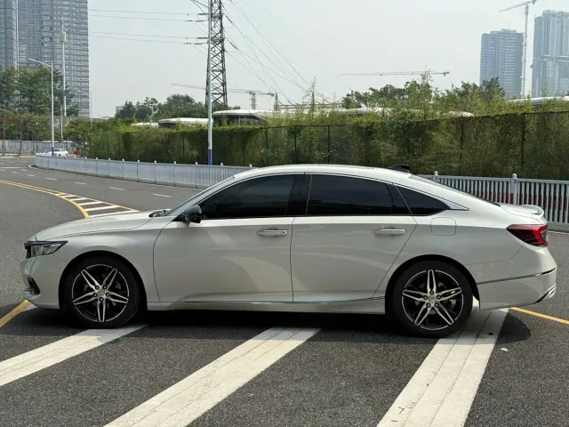 Honda Accord — Фото автомобиля 13