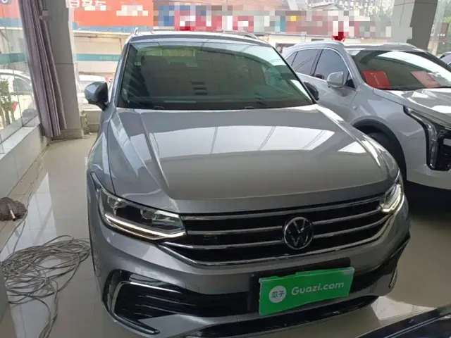 Volkswagen Tiguan L — Фото автомобиля 2