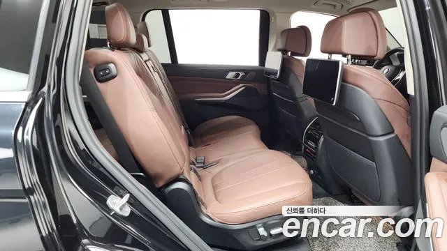 BMW X7 — Фото автомобиля 10