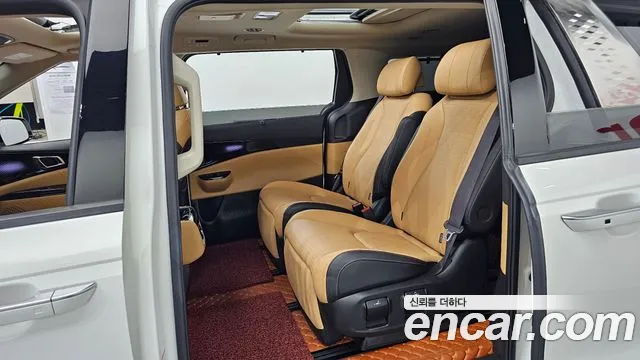Kia Carnival Generation 4 — Фото автомобиля 12