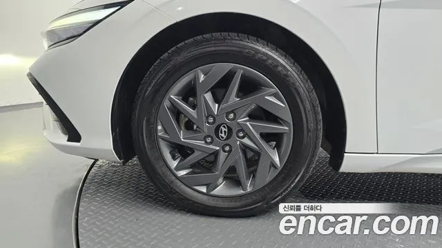 Hyundai Avante CN7 — Фото автомобиля 5