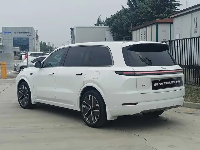 Li Auto L9 — Фото автомобиля 10