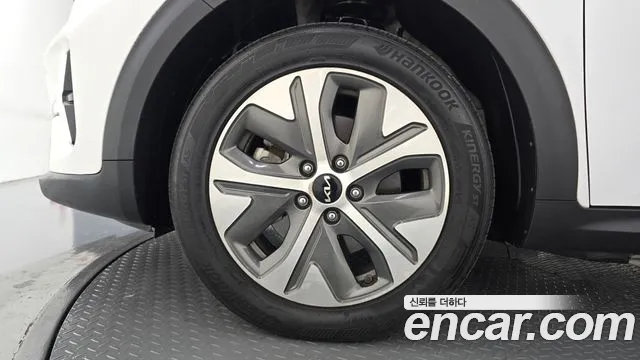 Kia Niro — Фото автомобиля 5