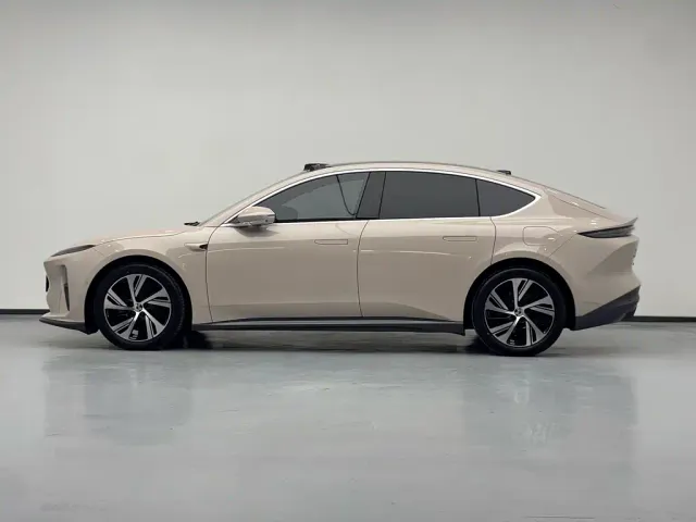 Nio ET5 — Фото автомобиля 7