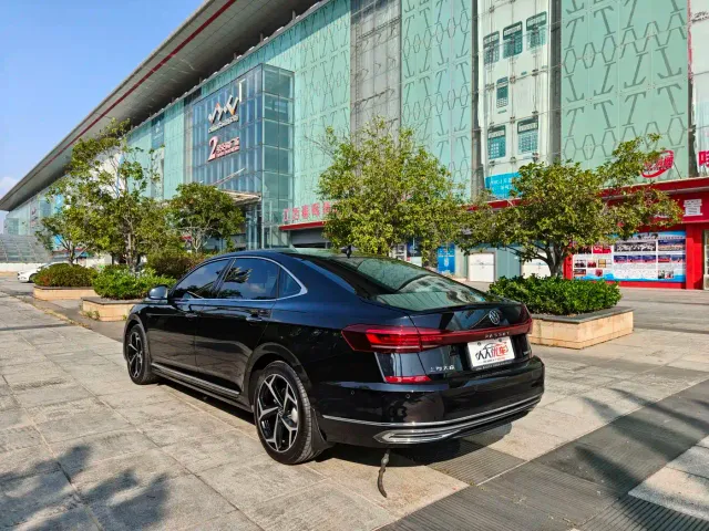 Volkswagen Passat — Фото автомобиля 4