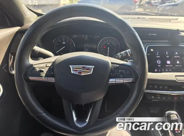 Cadillac XT4 — Фото автомобиля 6