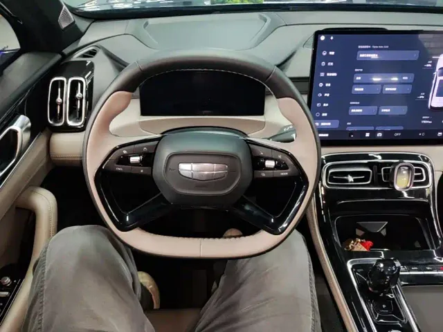Geely Boyue L — Фото автомобиля 10