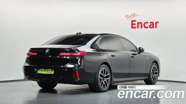 BMW 7 Series G70 — Фото автомобиля 2