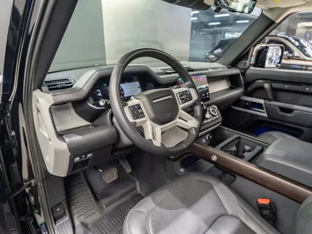 Land Rover Defender — Фото автомобиля 4