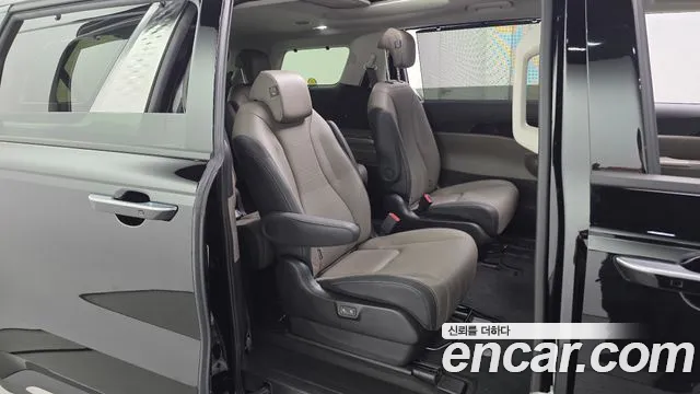 Kia Carnival — Фото автомобиля 12
