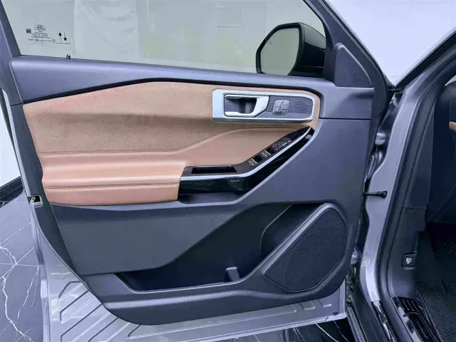 Ford Explorer 2023 EcoBoost 285 AWD Titanium Edition 7-Seater — Фото автомобиля 13