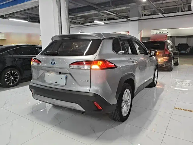 Toyota Corolla Cross — Фото автомобиля 6