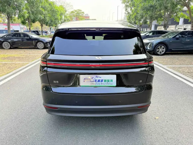 Li Auto i8 — Фото автомобиля 7