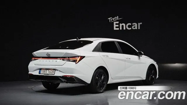 Hyundai Avante CN7 — Фото автомобиля 2