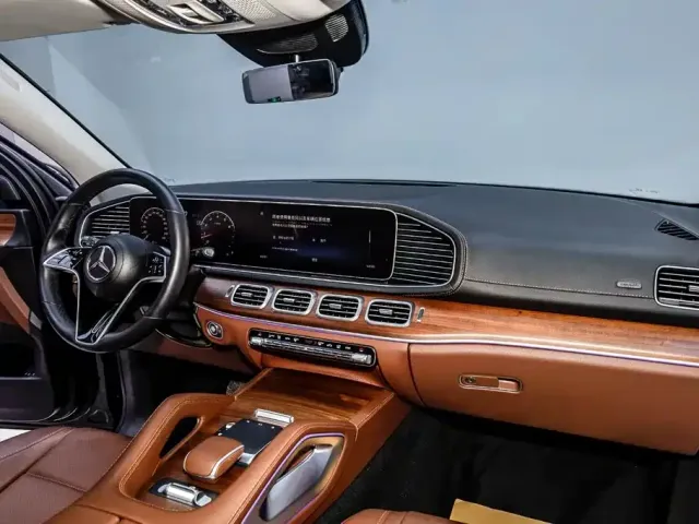 Mercedes-Benz GLE-Class — Фото автомобиля 28