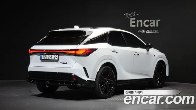 Фотография автомобиля — Lexus RX