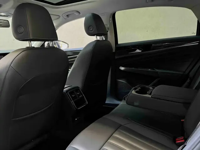 Volkswagen Passat — Фото автомобиля 10