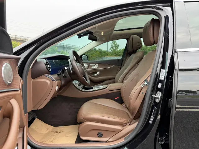 Mercedes-Benz E-Class — Фото автомобиля 9