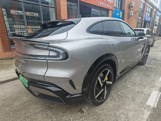 Xiaomi YU7 — Фото автомобиля 9