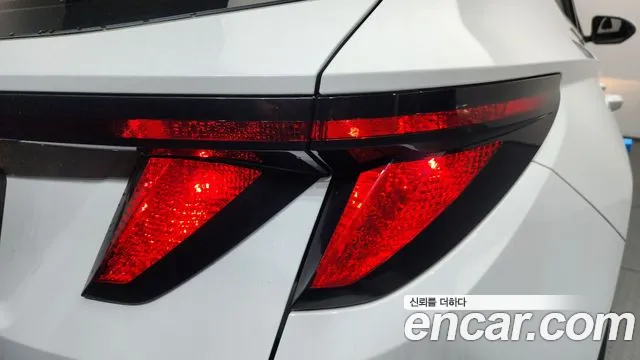 Hyundai Tucson Tucson (NX4) Бензин 1.6 турбо 2WD — Фото автомобиля 20