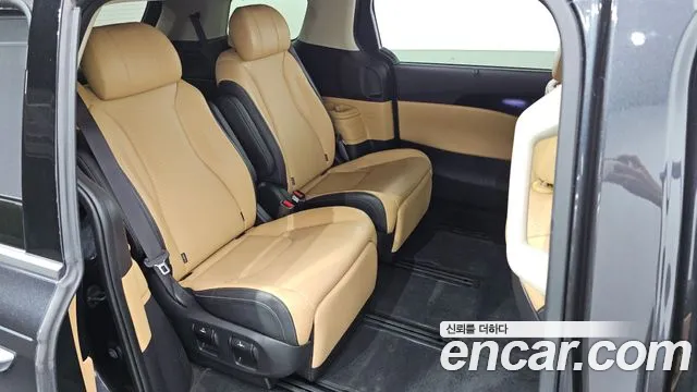 Kia Carnival Generation 4 — Фото автомобиля 17