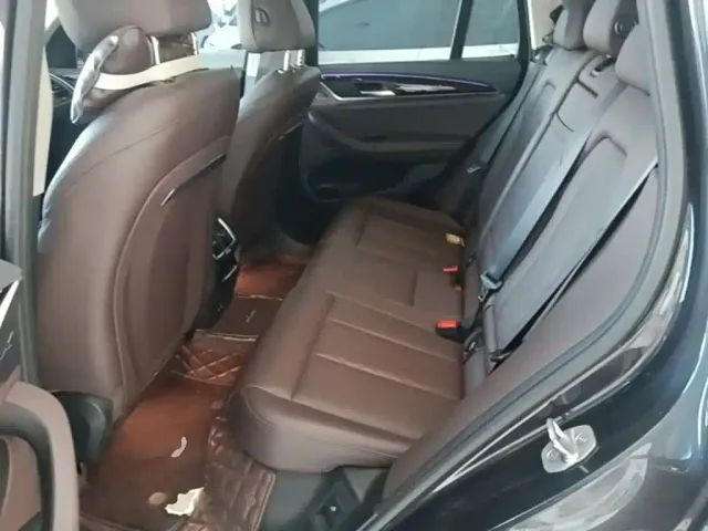 BMW iX3 — Фото автомобиля 16