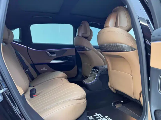 Mercedes-Benz E-Class — Фото автомобиля 18