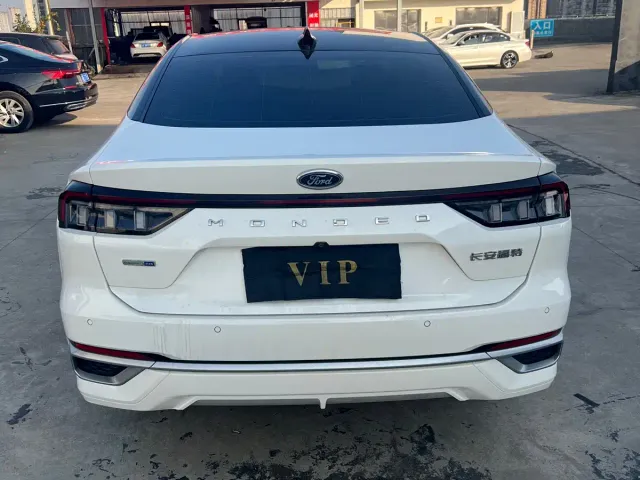 Ford Mondeo 2022 EcoBoost 245 Luxury Edition — Фото автомобиля 17