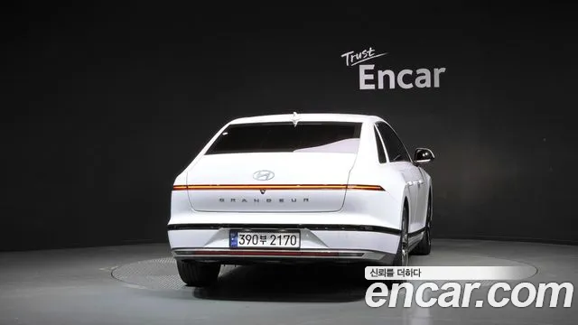 Hyundai Grandeur GN7 — Фото автомобиля 4