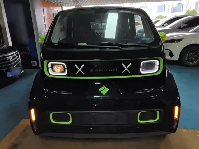 Baojun KiWi EV — Фото автомобиля 2