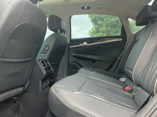 Volkswagen Passat — Фото автомобиля 6
