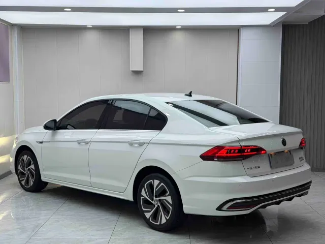 Volkswagen Bora — Фото автомобиля 6