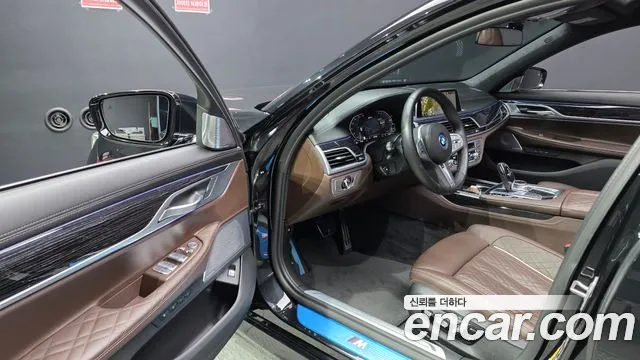 BMW 7 Series — Фото автомобиля 15