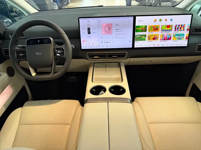 Li Auto MEGA — Фото автомобиля 9