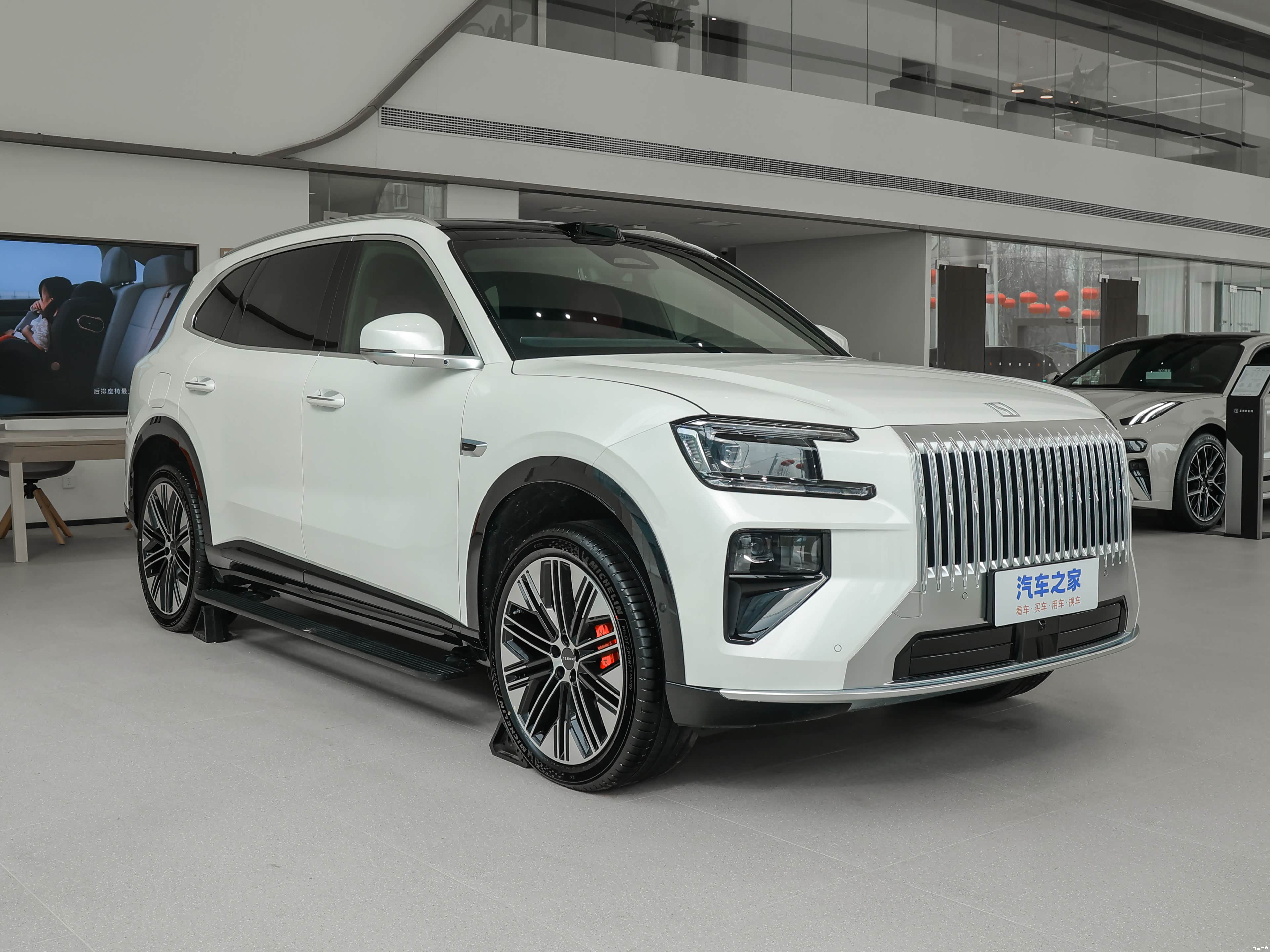 ZEEKR 8X ULTRA — Фото автомобиля 3