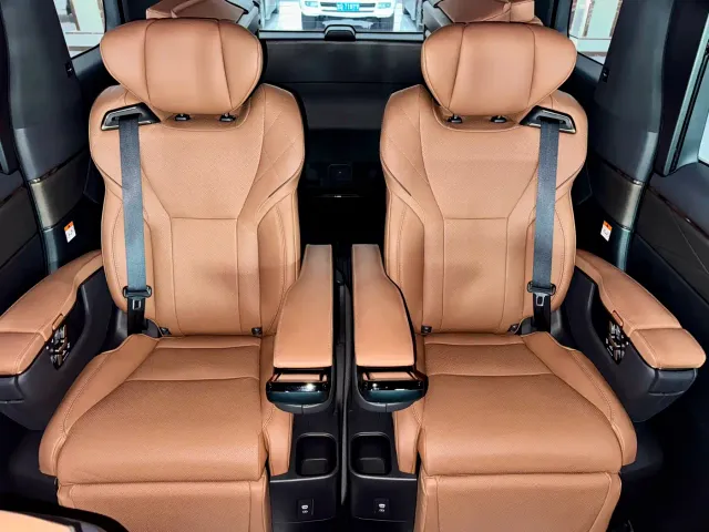 Toyota Vellfire — Фото автомобиля 8