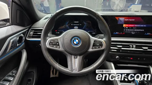 BMW i4 — Фото автомобиля 19